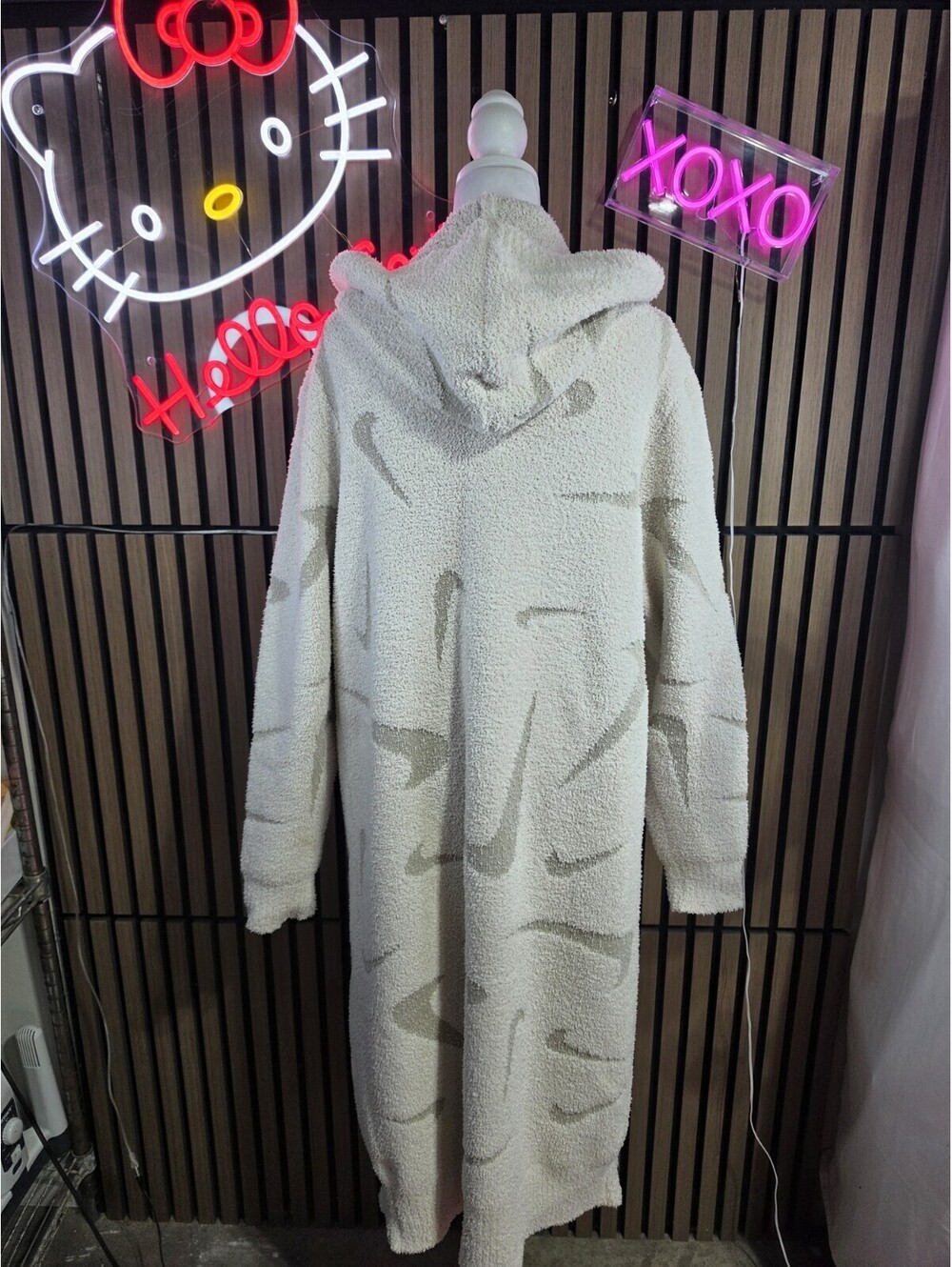 Nike Sportswear Phoenix Cozy Boucle White Long Knit Cardigan, Size XS - Picture 2 of 12